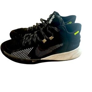 Nike Black and White boy’s Sneakers